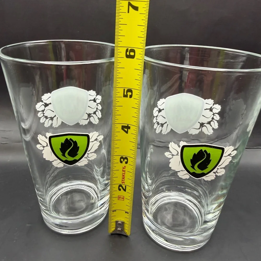 Hop Valley Brewing Co Pint Glass Set of 2 Green‎ Shield Logo Craft Beer Barware
